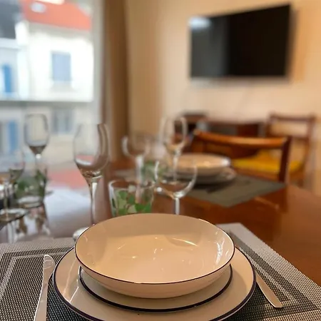 Le Joan Miro - 100m Des Thermes וישי