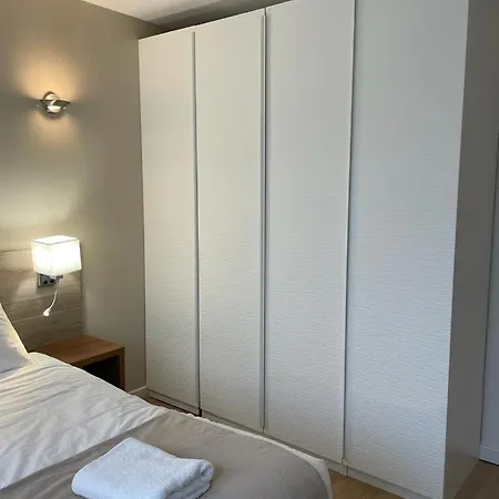 Le Joan Miro - 100m Des Thermes *