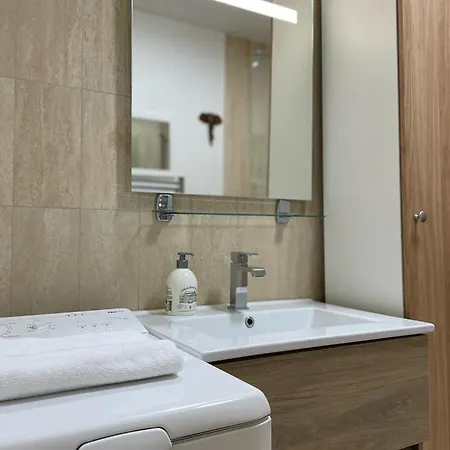 Le Joan Miro - 100m Des Thermes דירה וישי