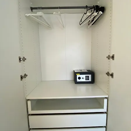 Le Joan Miro - 100m Des Thermes