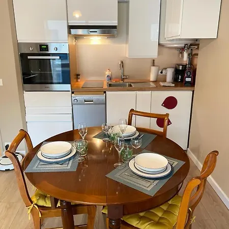 Le Joan Miro - 100m Des Thermes * וישי