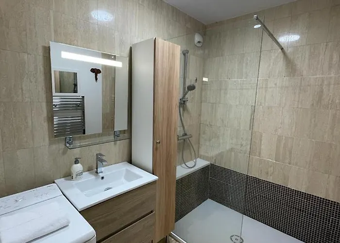 Le Joan Miro - 100m Des Thermes Vichy