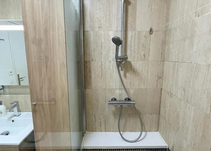 Apartament Le Joan Miro - 100m Des Thermes